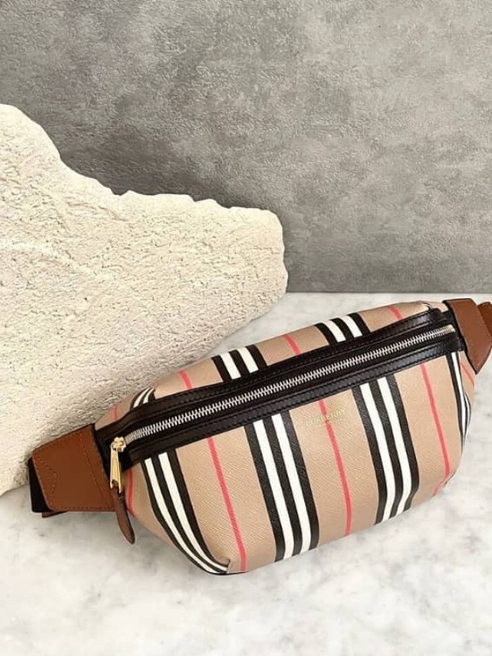 Burberry Handbags - Burberry